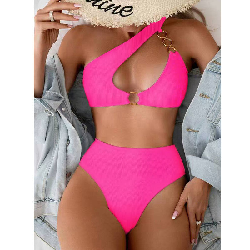 Single shoulder chain solid color bikini
