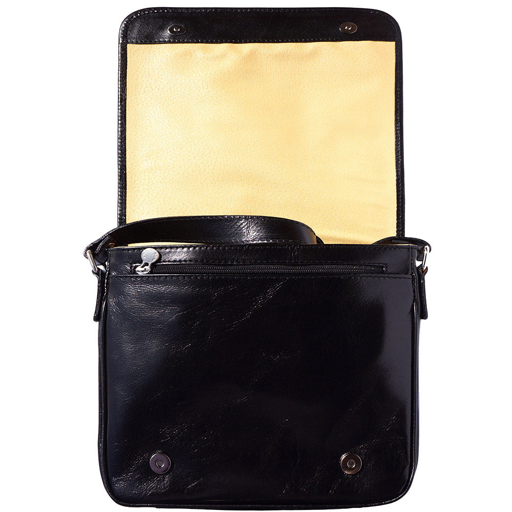 Christopher Messenger Bag in Vegetable Tanned Cow Leather - Made In Italy