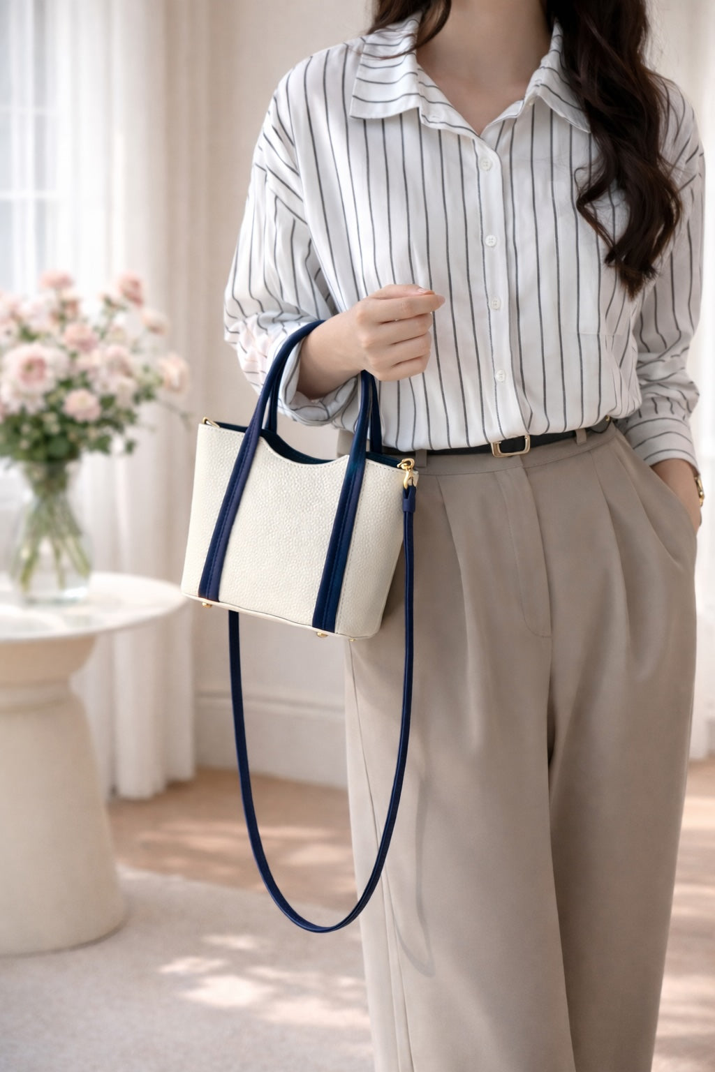 Katrine Small Structured Cow Leather Handbag - Made In Italy