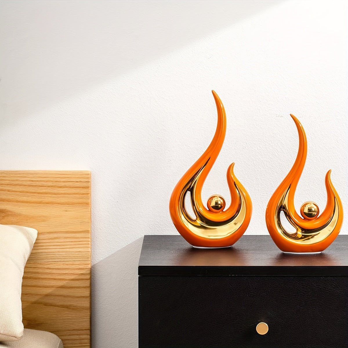 1pc Modern Abstract Ceramic Statue - Black & Golden Geometric Sculpture, Handcrafted Contemporary Art