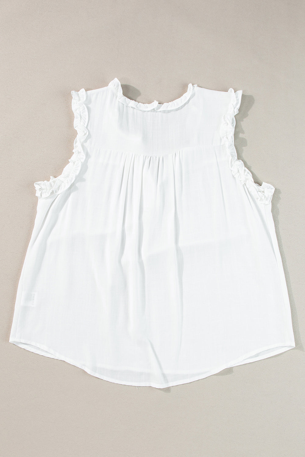 Chic White Ruffled Tank Top with Buttoned Neck and Split Design