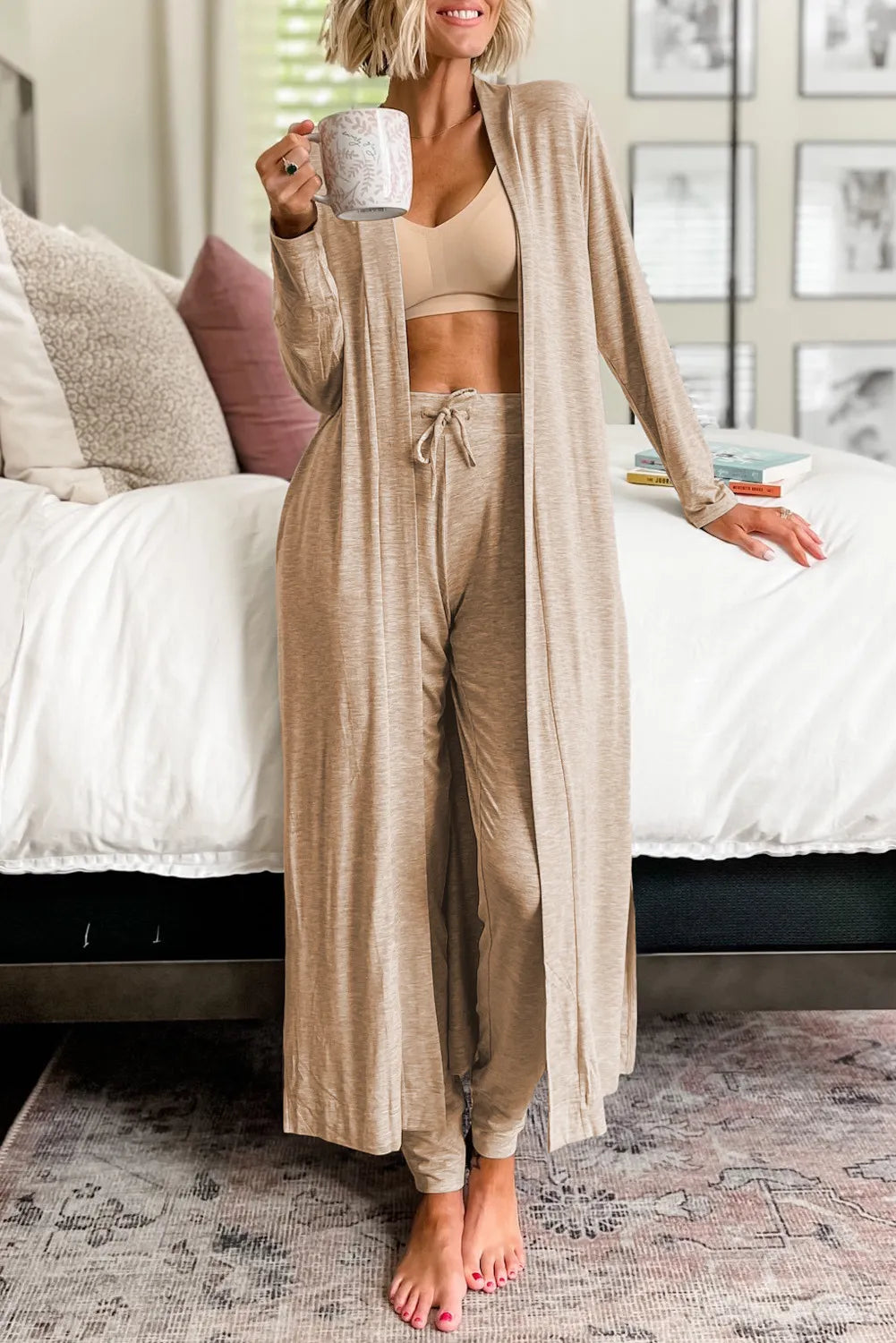 Lounge Wear: Long-Sleeved Cardigan with an Open Front and Pants