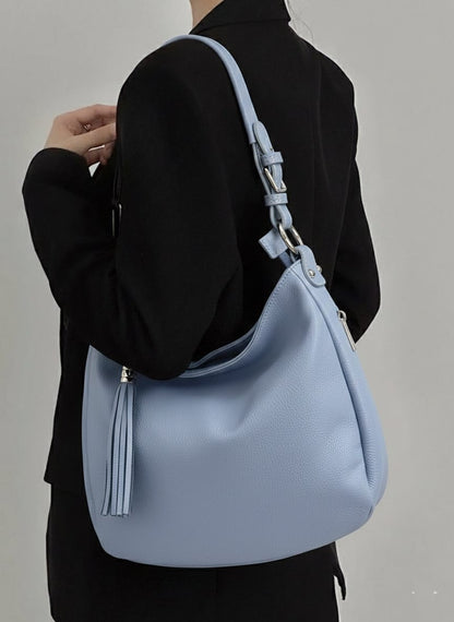 Victoire shoulder bag in calf-skin leather