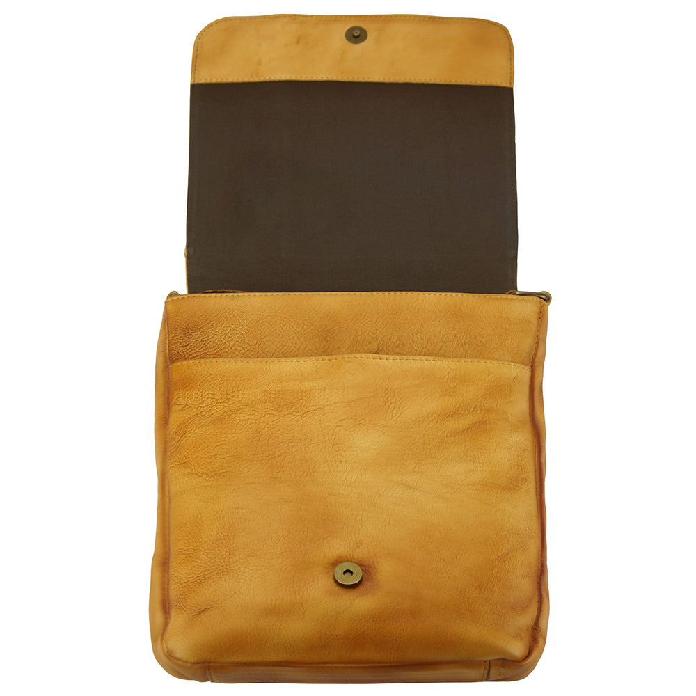 Igor Messenger Flap leather bag - Made In Italy