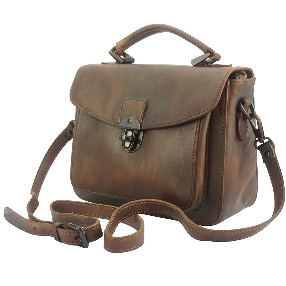Montaigne GM vintage leather Handbag - Made In Italy