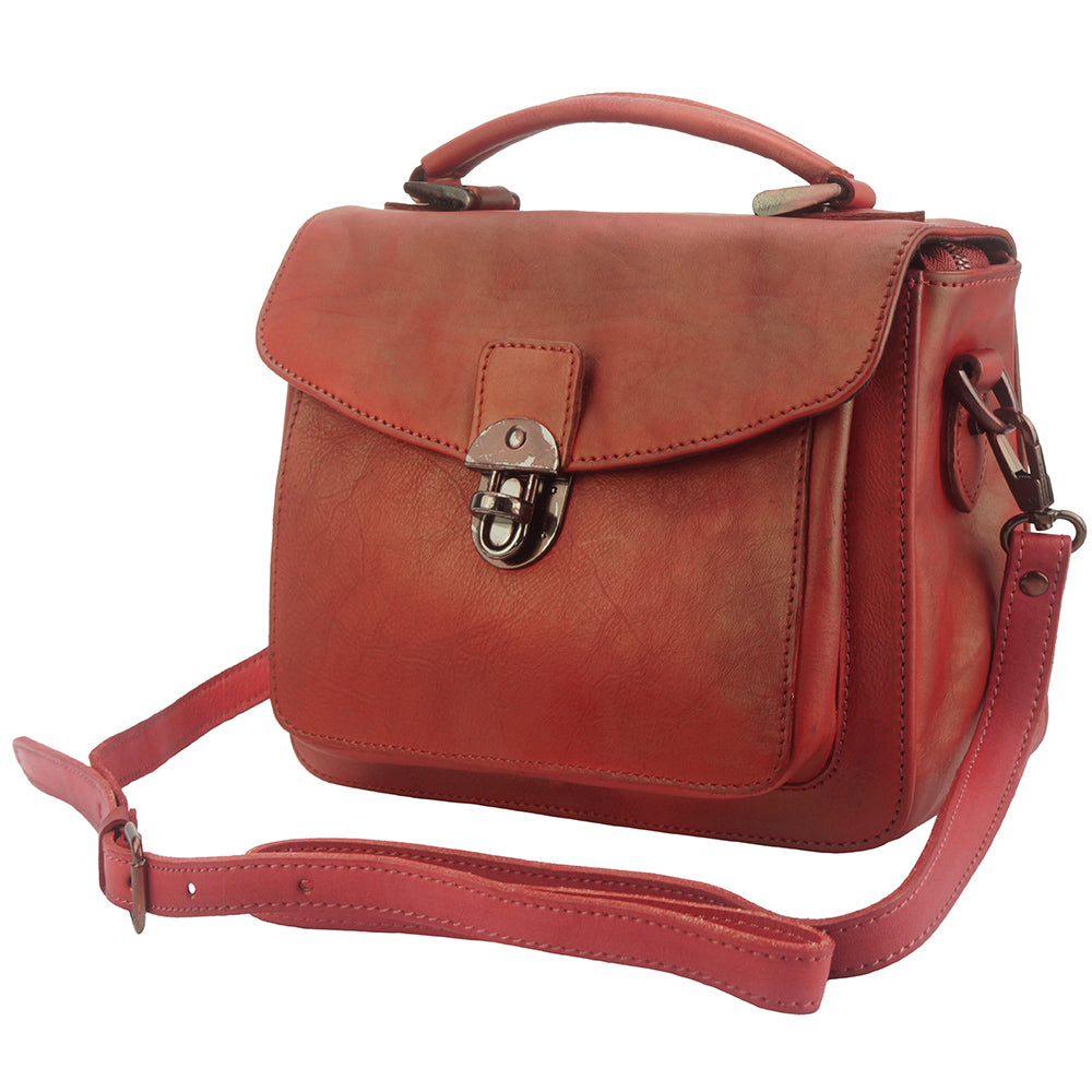 Montaigne GM vintage leather Handbag - Made In Italy