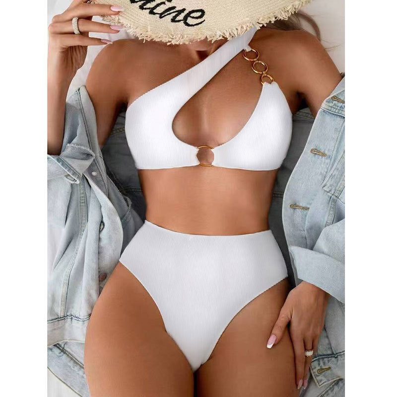 Single shoulder chain solid color bikini