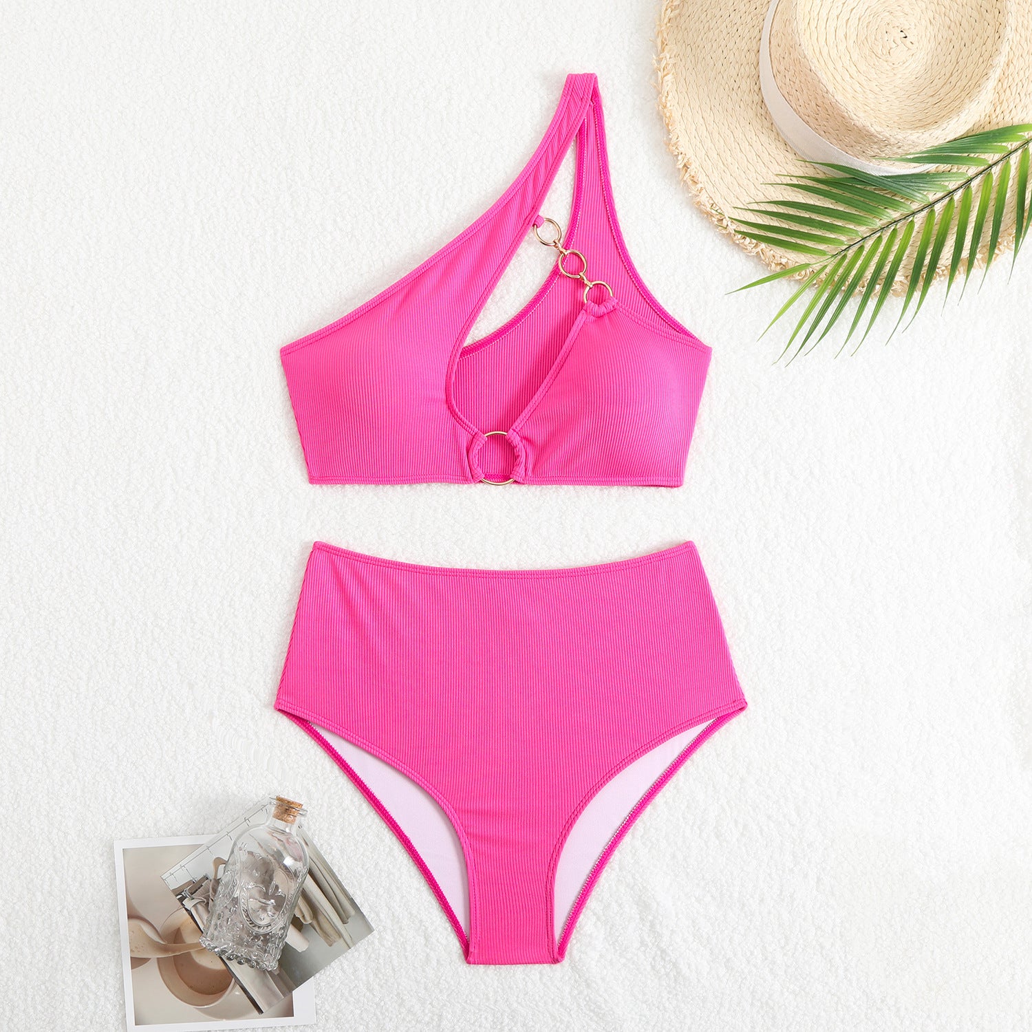 Single shoulder chain solid color bikini